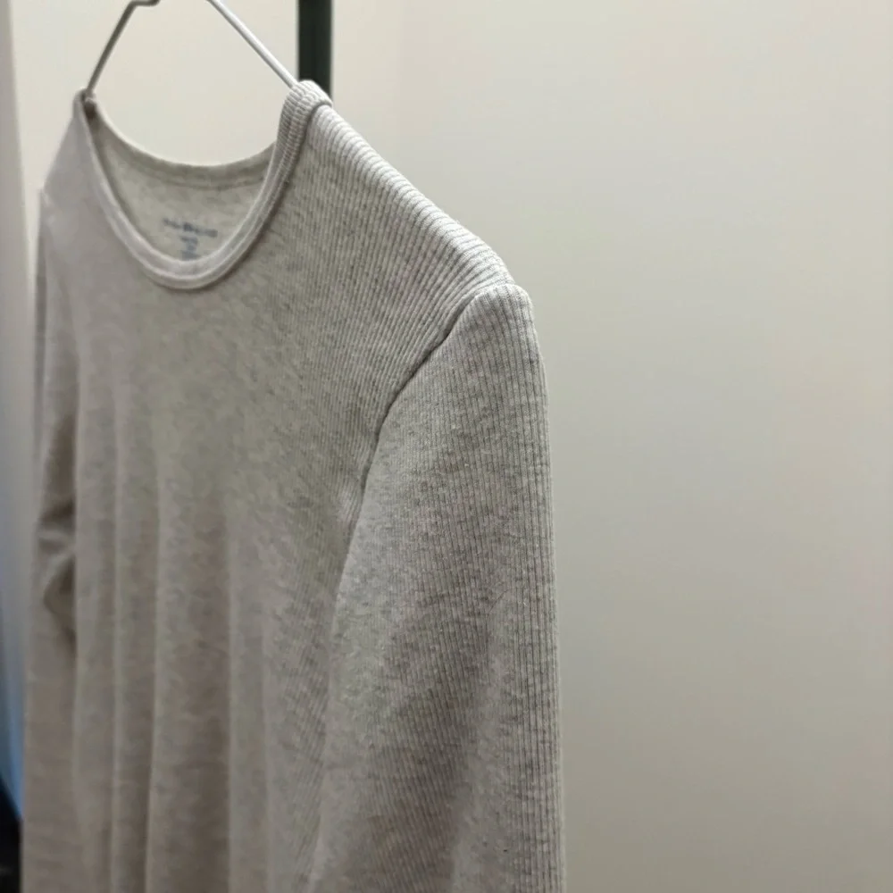 Brandy Melville Light Gray Long Sleeve Top - Picture 3 of 3